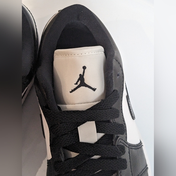 Nike Jordans 1 Low Dunk Black and White Women's Fits Like An Actual Size 6.5 - Picture 8 of 10